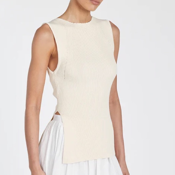ISO Dissh Sofia Top in Cream - Picture 1 of 1